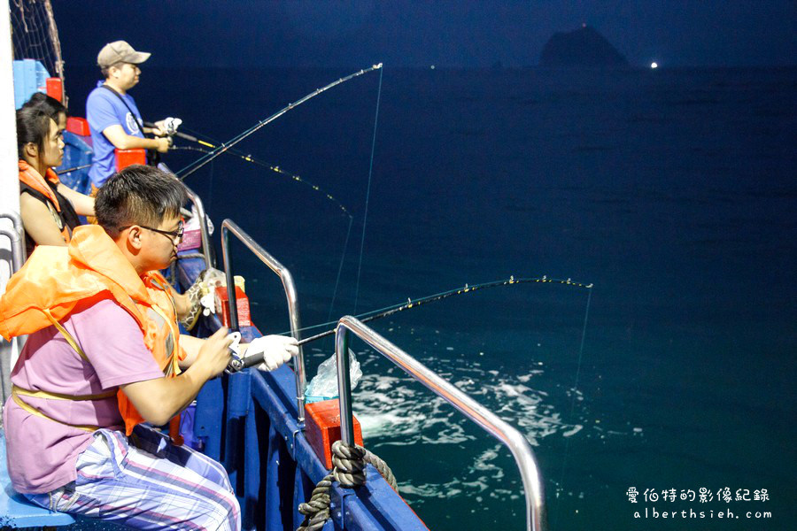 華倫六號娛樂海釣船 基隆海釣 碧砂漁港夜釣小管 白帶魚初體驗