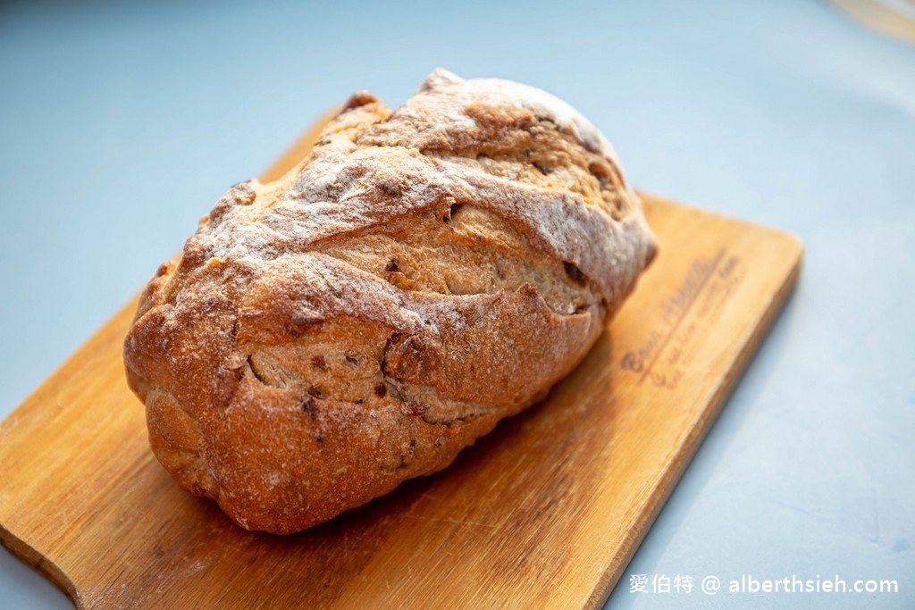 新北林口美食麵包．瑞莎塔烘焙坊（天然酵母製作，帶有香氣以及柔韌的口感） @愛伯特
